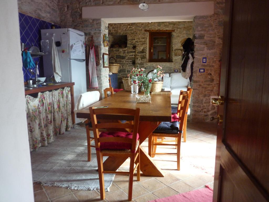 Rocca Del Vento Acomodação com café da manhã San Pantaleone Exterior foto