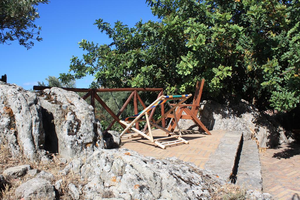 Rocca Del Vento Acomodação com café da manhã San Pantaleone Exterior foto