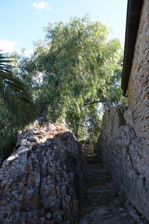 Rocca Del Vento Acomodação com café da manhã San Pantaleone Exterior foto